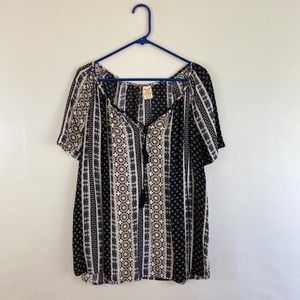 5/$25 Faded Glory Boho Top